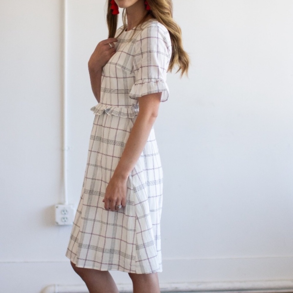 PLAID WHITE RUFFLE POLAGRAM DRESS - Picture 4 of 9